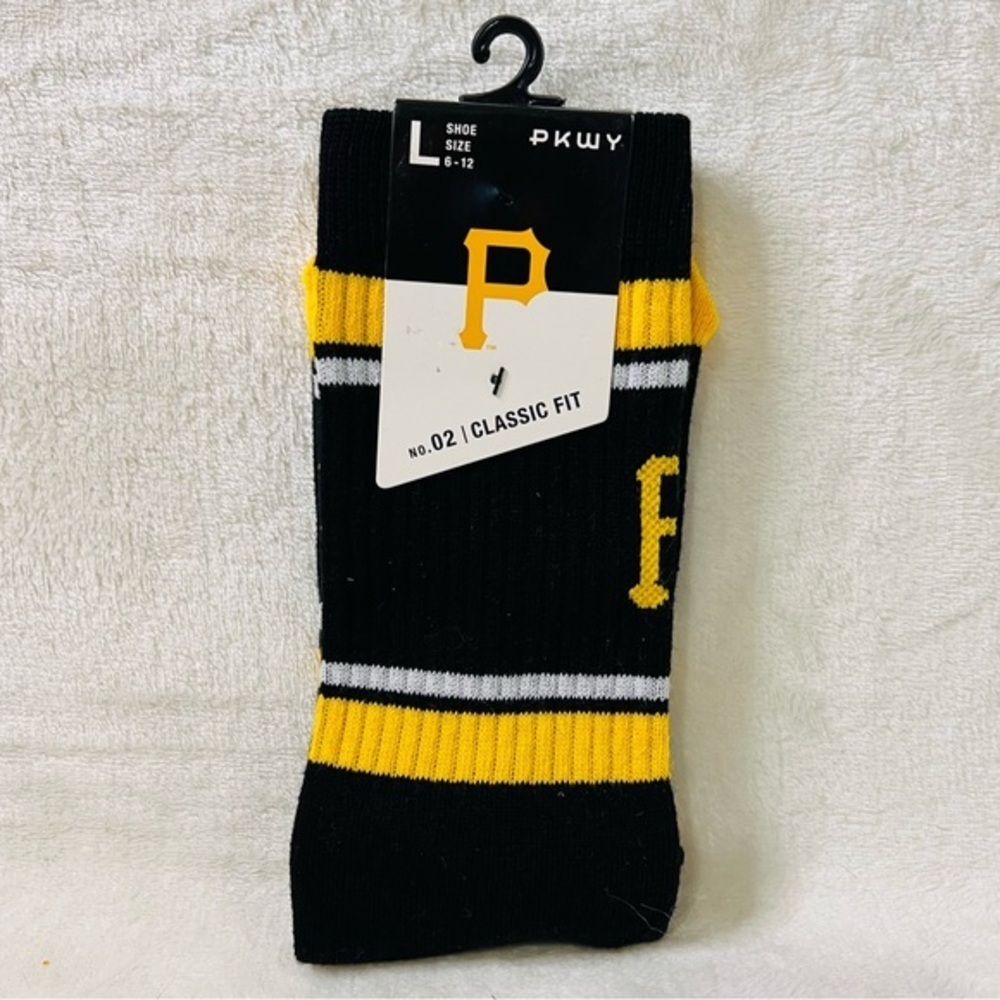 PKWY‎ Classic Fit MLB Pirate Baseball Classic Fit Crew Socks Yellow Black L 6-12